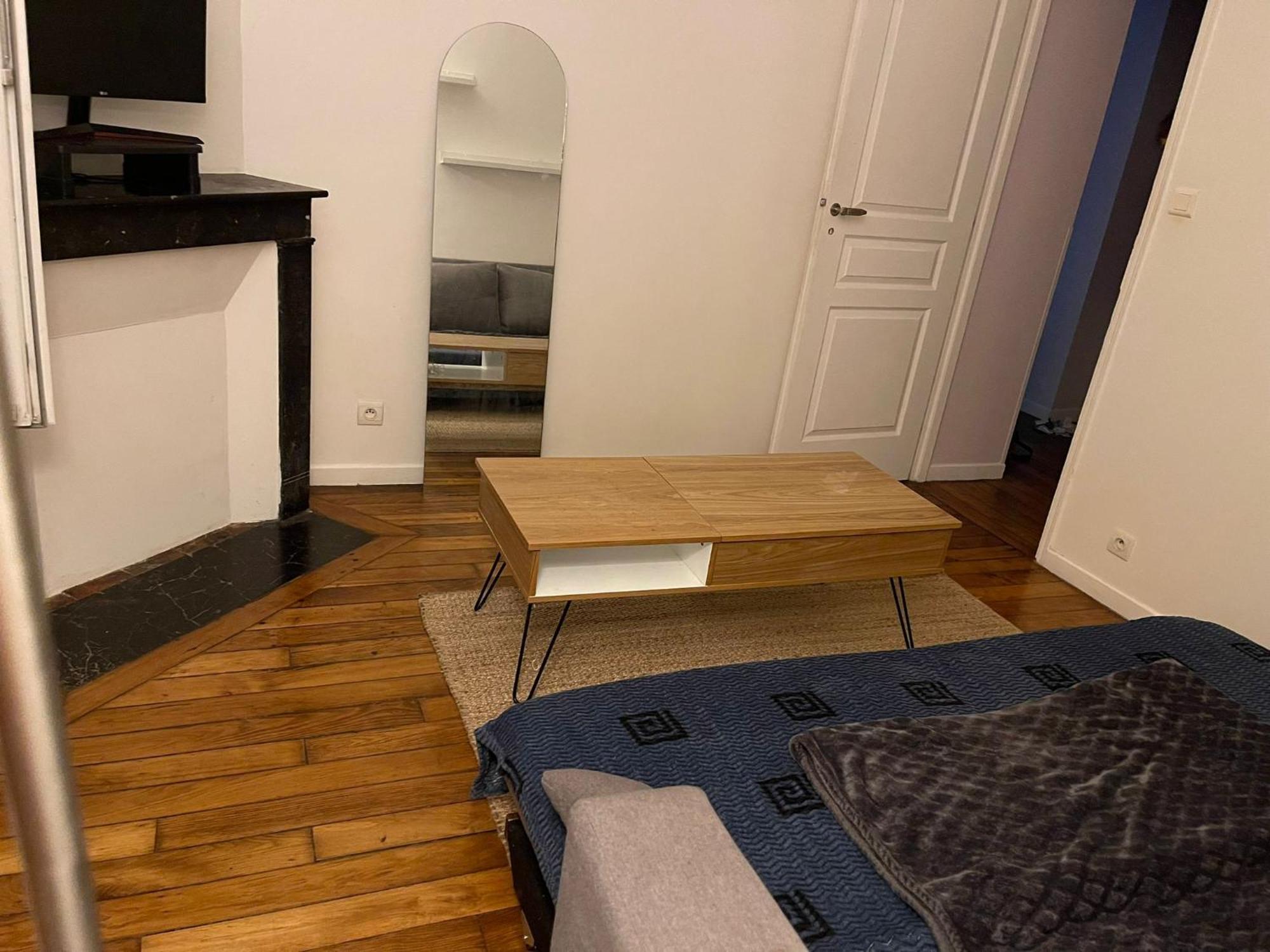 Homestay Private In Paris13
